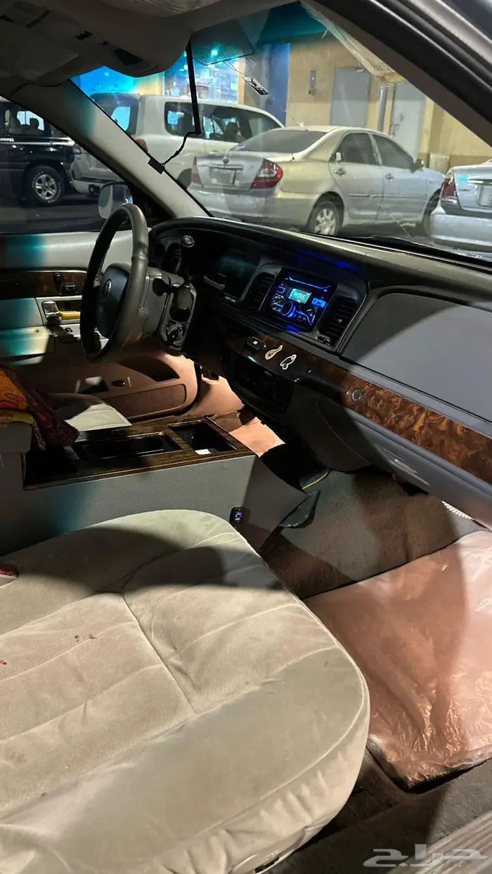 فورد ماركيز على الشرط 6