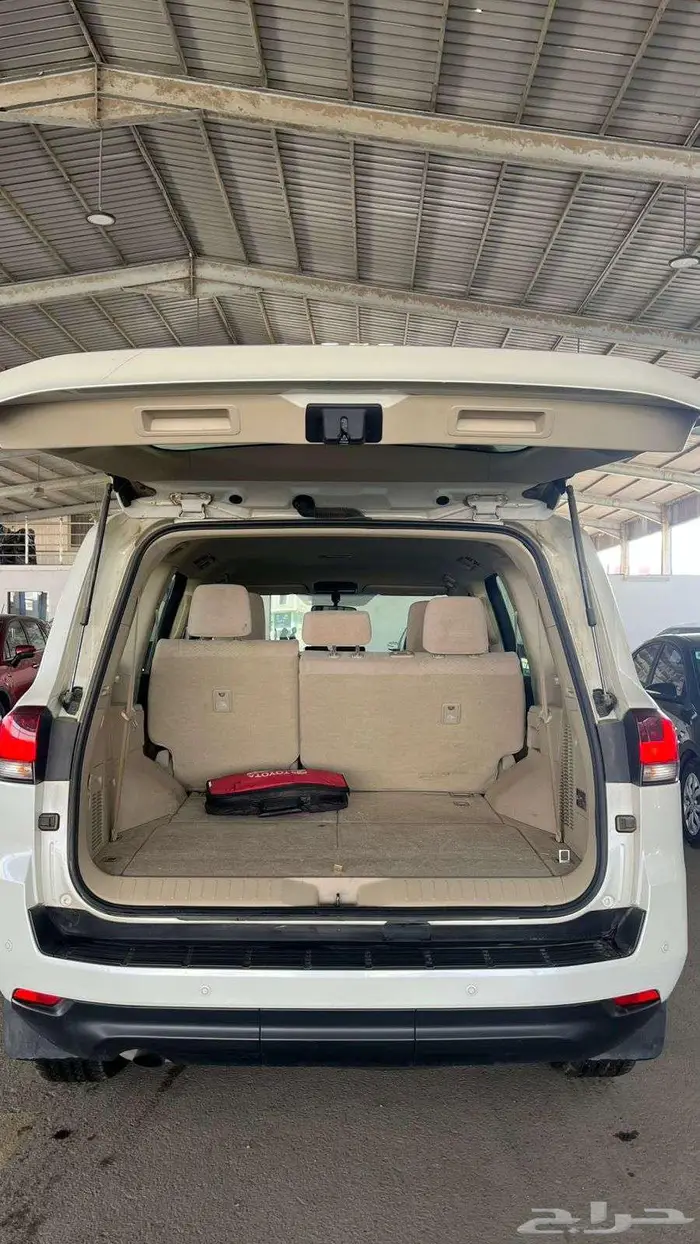 تويوتا لاند كروزر صالون 8