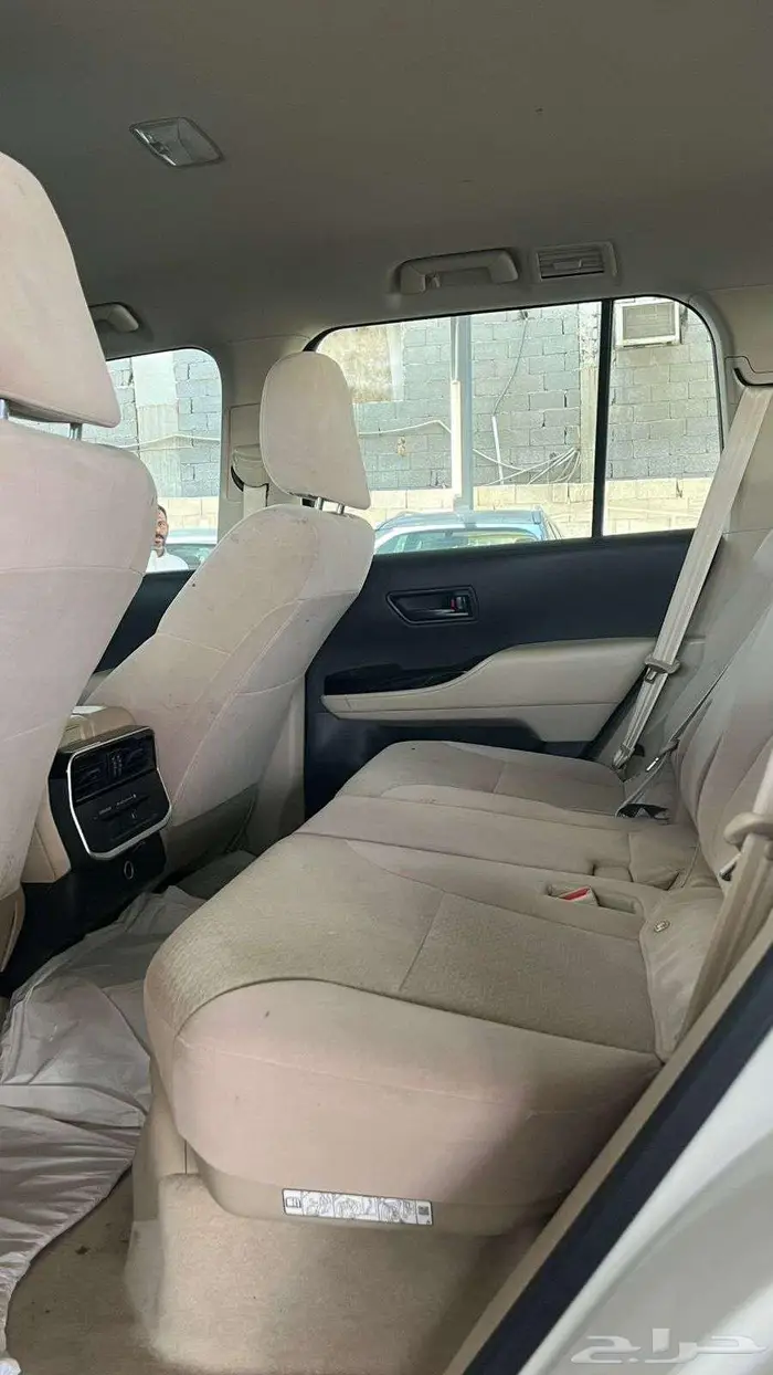 تويوتا لاند كروزر صالون 20