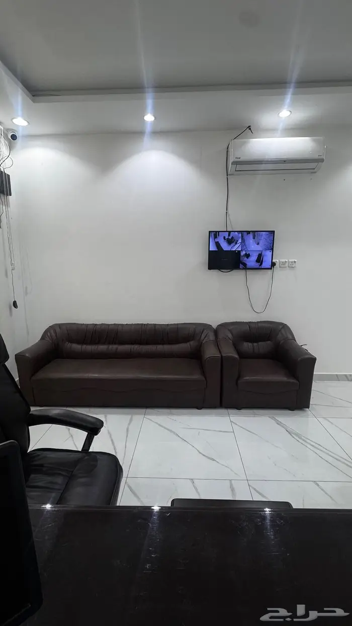 مكاتب للبيع بحالة ممتازة 3