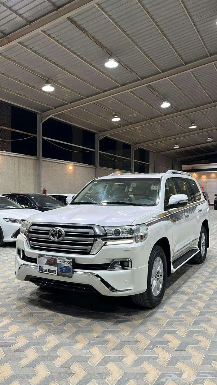 تويوتا جى اكس ار 8 سلندر رقم 3 بريمى موديل 2016 0