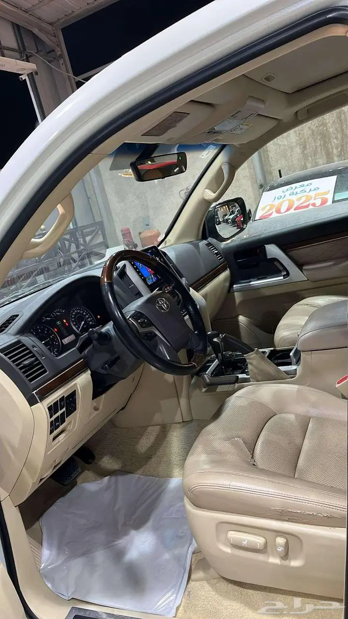 تويوتا جى اكس ار 8 سلندر رقم 3 بريمى موديل 2016 4