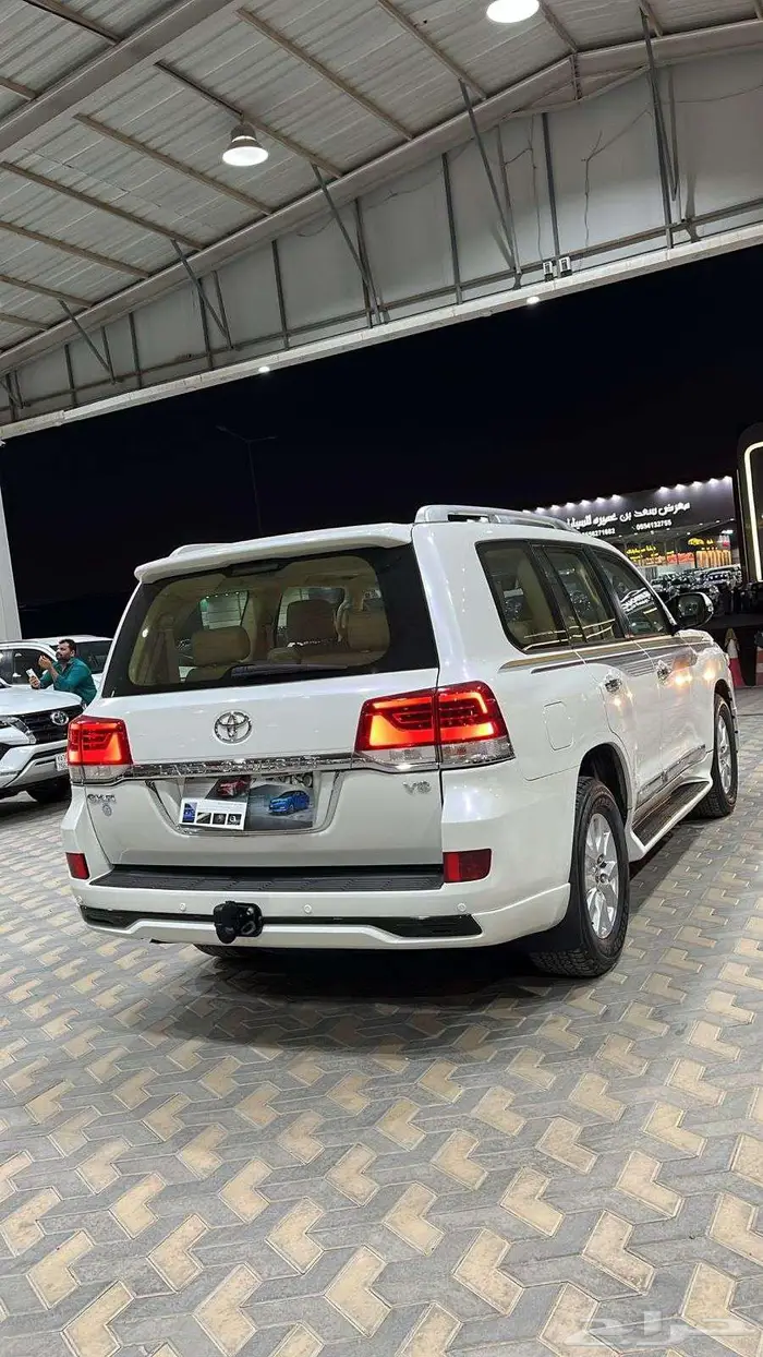 تويوتا جى اكس ار 8 سلندر رقم 3 بريمى موديل 2016 2