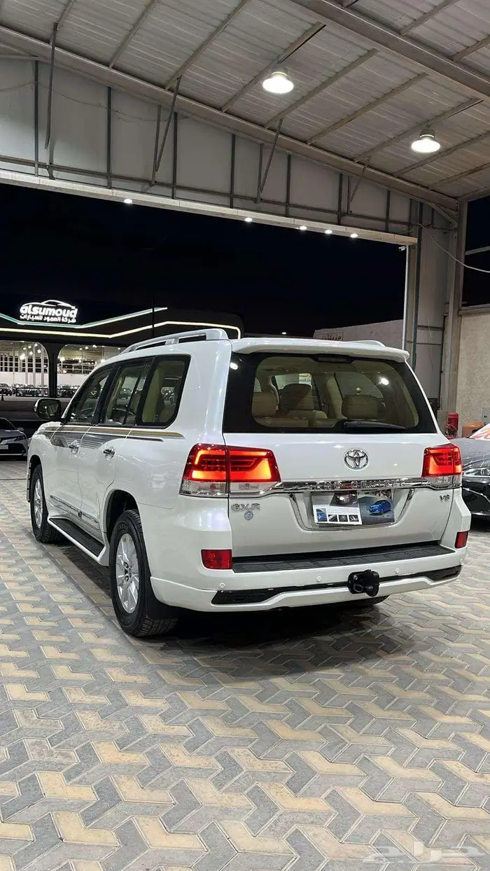 تويوتا جى اكس ار 8 سلندر رقم 3 بريمى موديل 2016 3