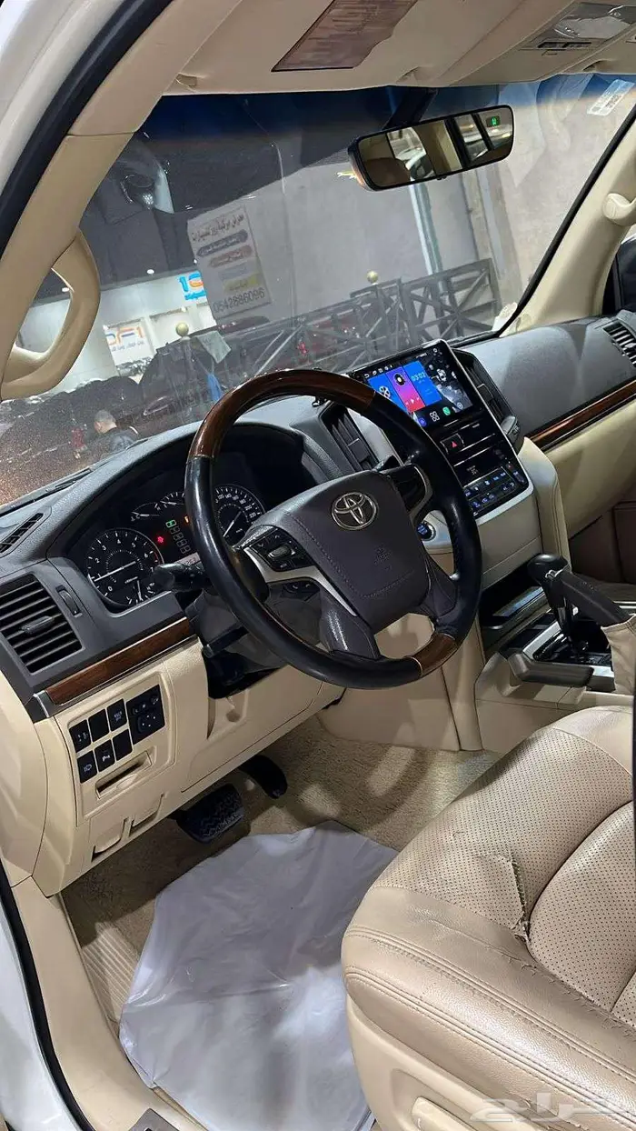 تويوتا جى اكس ار 8 سلندر رقم 3 بريمى موديل 2016 6