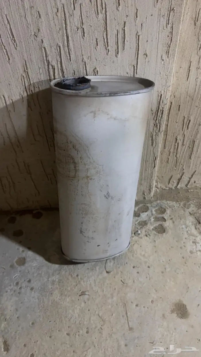 للبيع دبه ابو طير مفرغ و دنمو جمس واصطب فورد 5