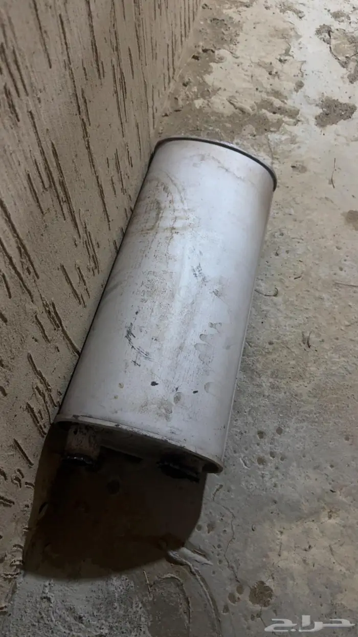 للبيع دبه ابو طير مفرغ و دنمو جمس واصطب فورد 4