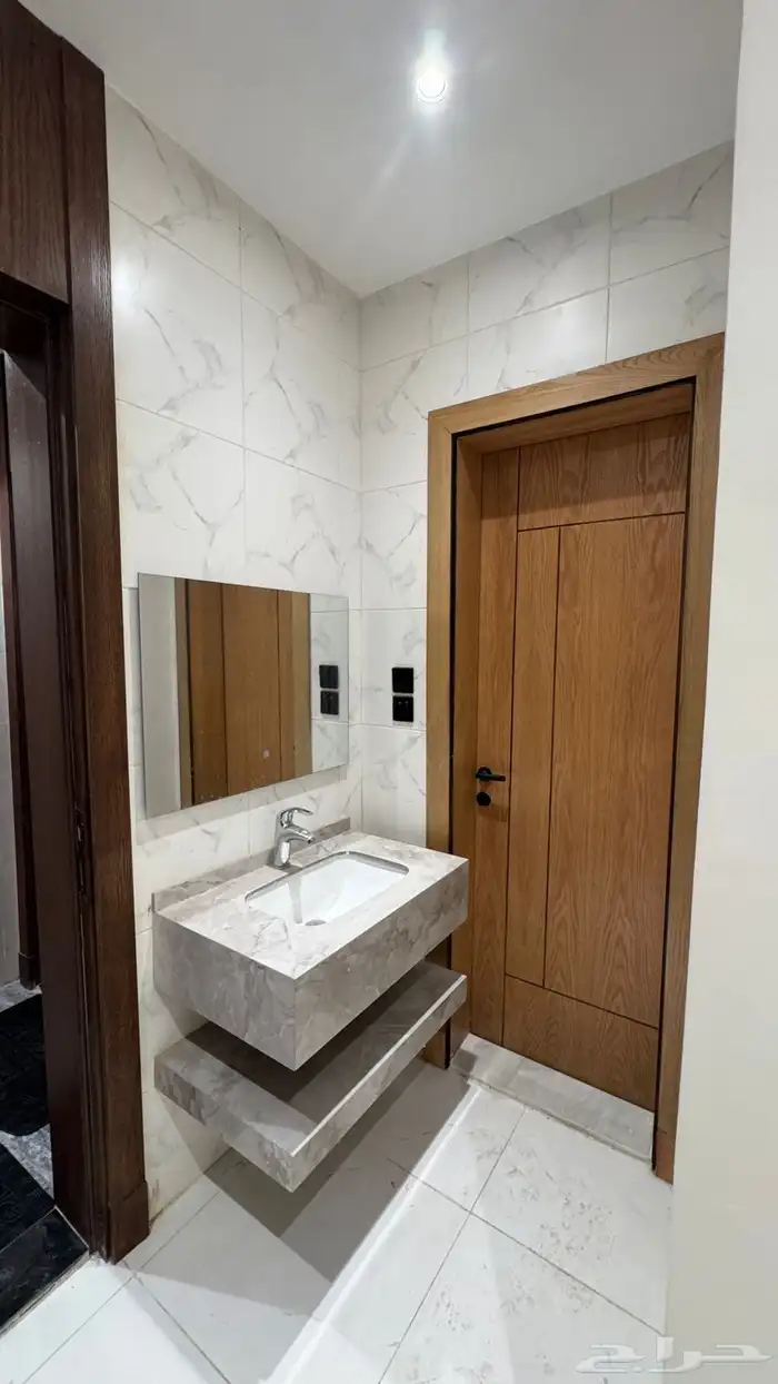 شقة نظيفة غرفة ودورة مياة 0