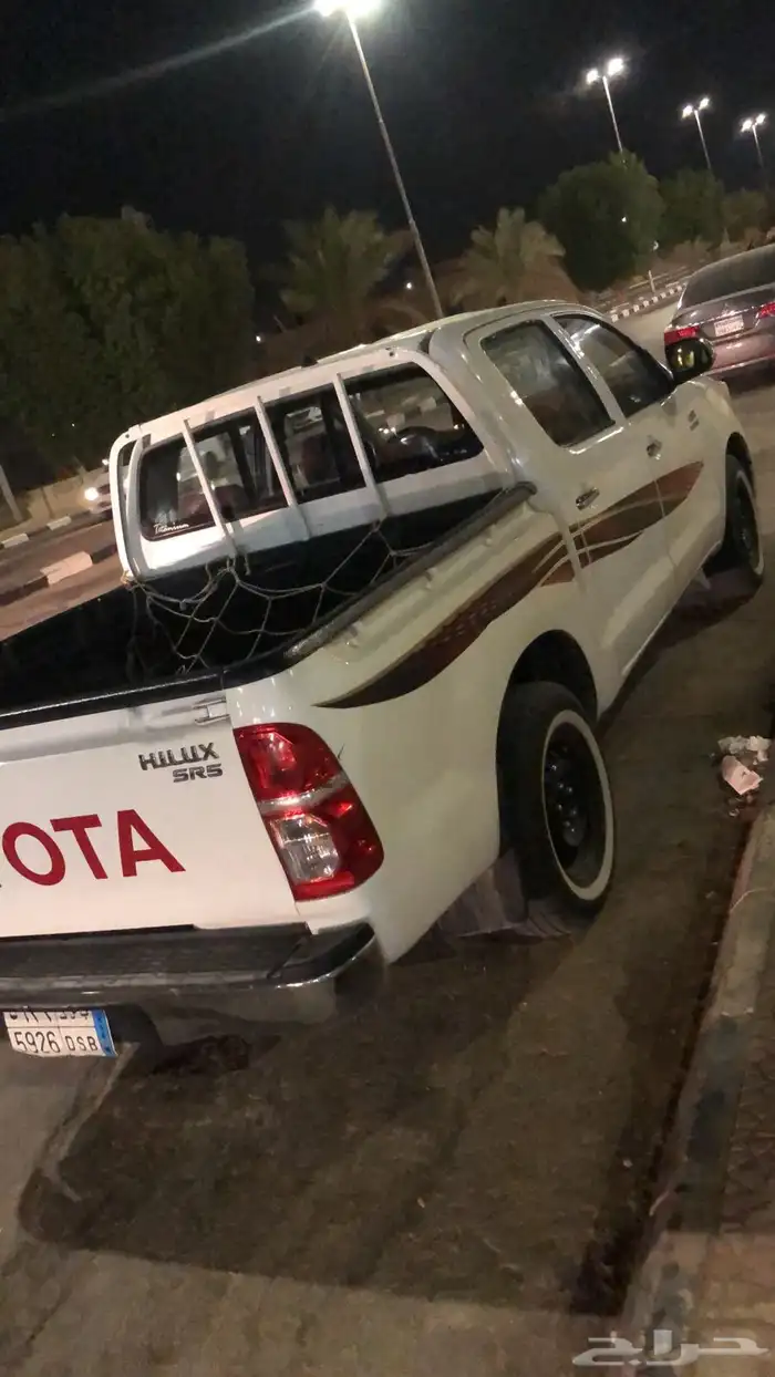 هايلوكس 2012 خليجي جديده منوة المستخدم ماشية 180 الف فقط 2