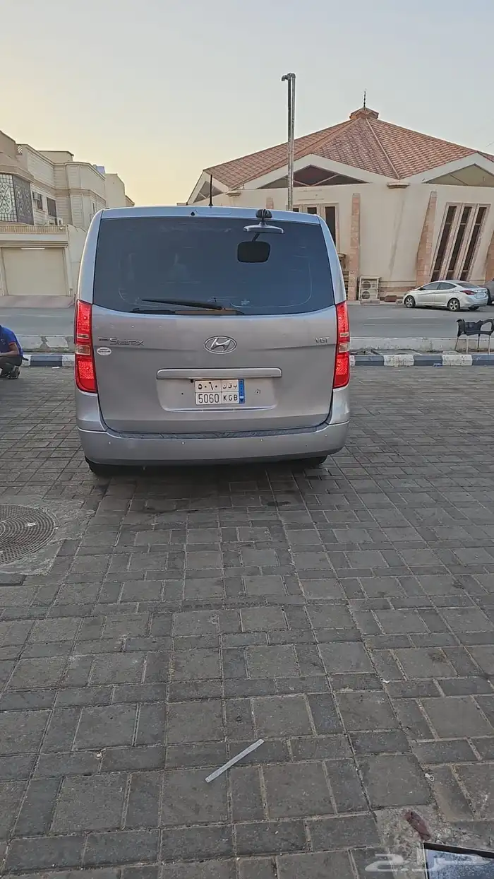 للبيع فان H1 عائلي جديد 21