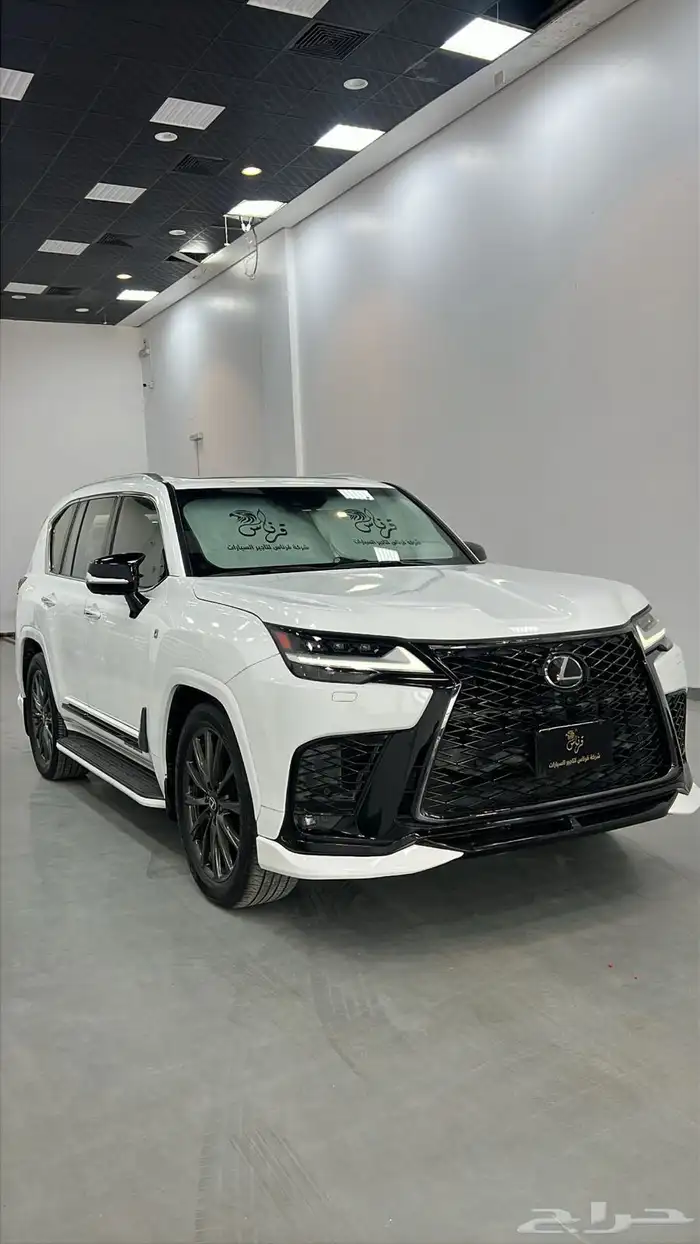 لكزس LX600 1