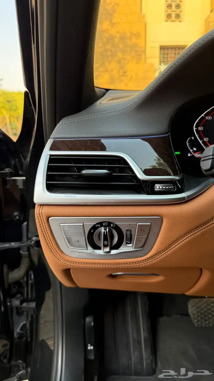 بي ام دبيلو 2022 اسود جملي 12