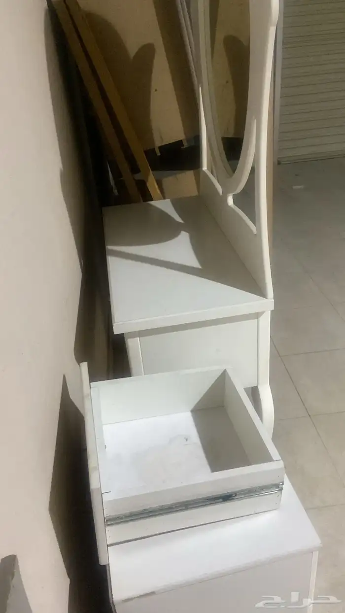 اثاث للبيع بحاله جيده مفكوك وجاهز للتحميل 2