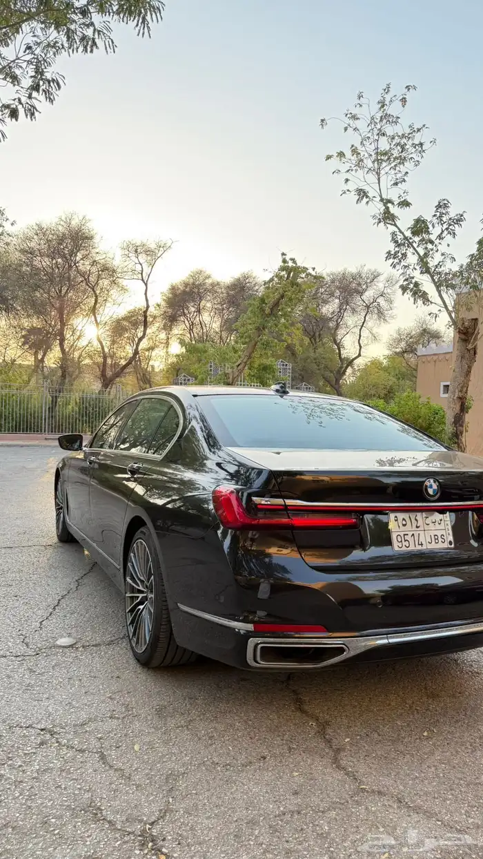 بي ام دبيلو 2022 اسود جملي 5