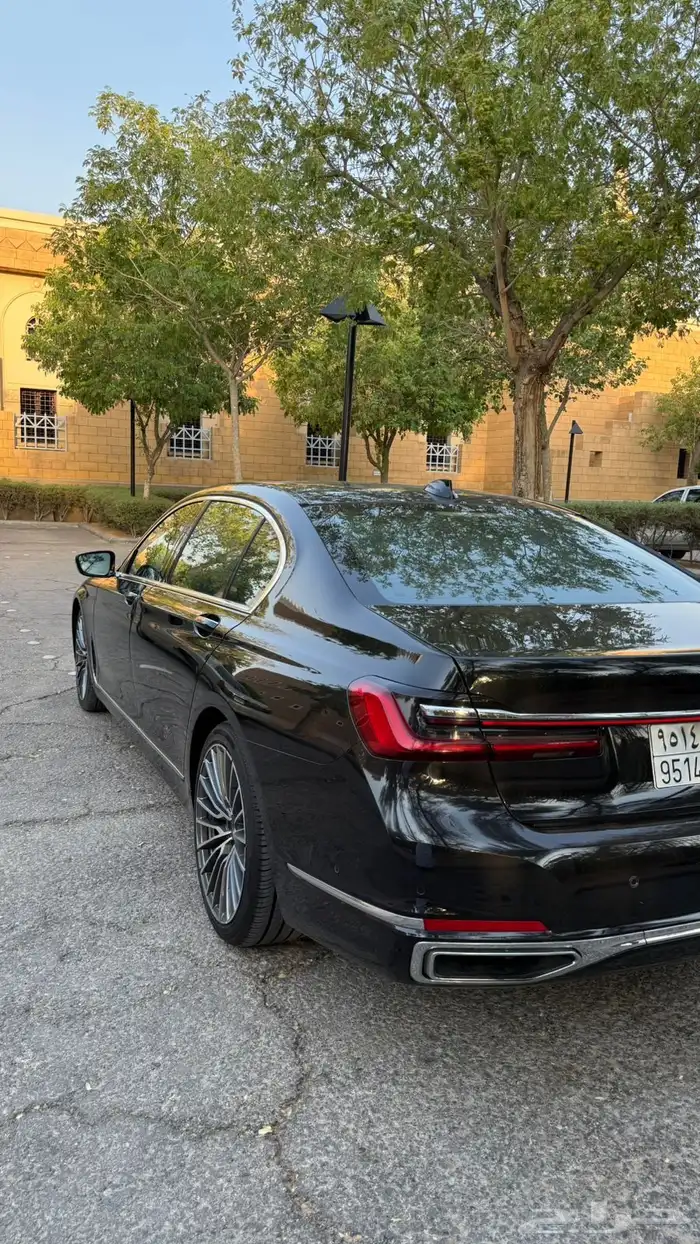 بي ام دبيلو 2022 اسود جملي 6