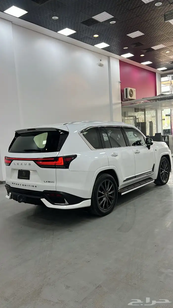 لكزس LX600 2