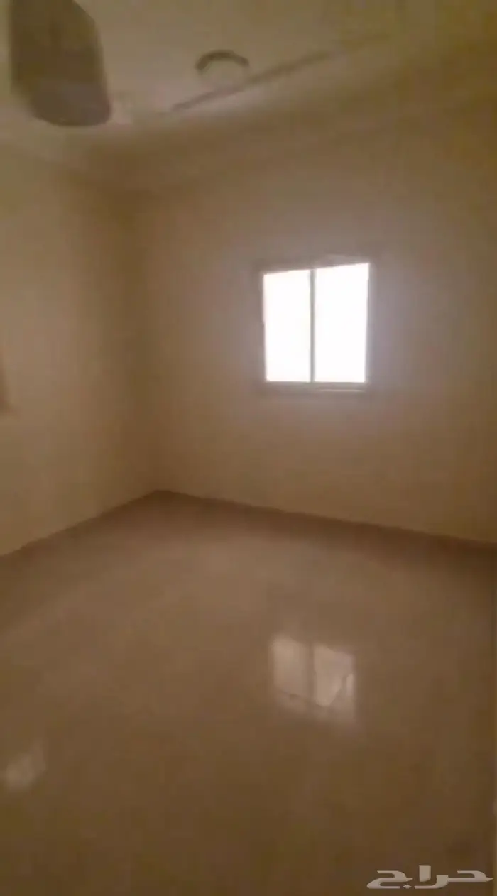 للبيع شقة جديدة في خميس مشيط حي الحرابي 4