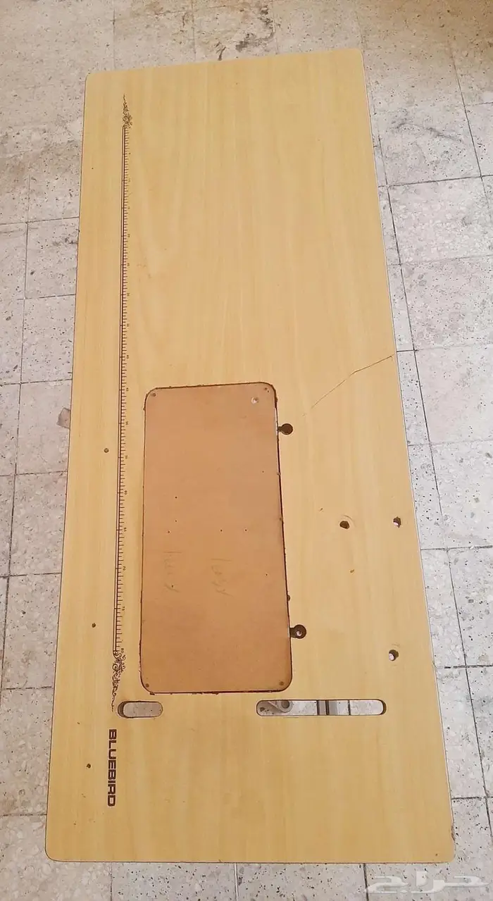 طاولة مكينة خياطة مستعملة 2