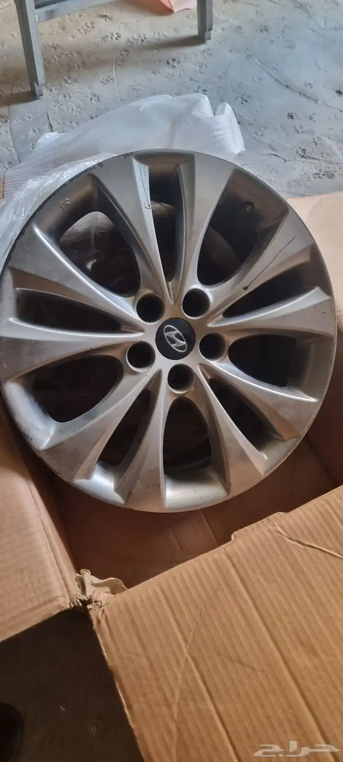 للبيع جنوط اصليه ازيرا 2012 مقاس 18 2