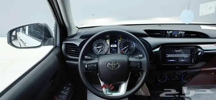 تويوتا هايلوكس غمارتين GLS اوتوماتيك بريمي 2025 6