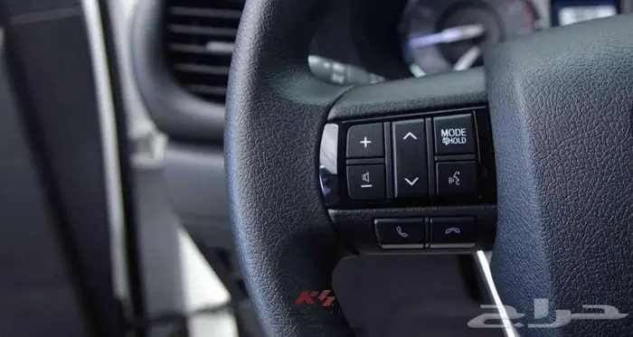 تويوتا هايلوكس غمارتين GLS اوتوماتيك بريمي 2025 7