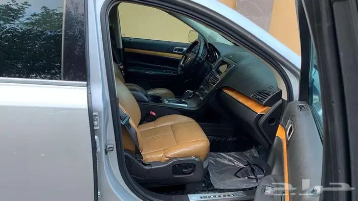 لينكولن MKT موديل 2012 12