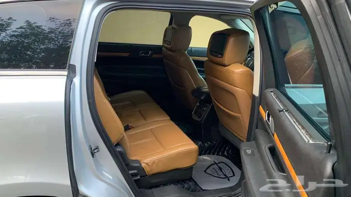 لينكولن MKT موديل 2012 13