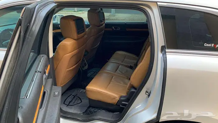 لينكولن MKT موديل 2012 19