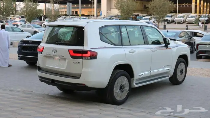 تويوتا جي اكس ار ال2 مديل 2025 ابيض بريمي كاش - اقساط 5