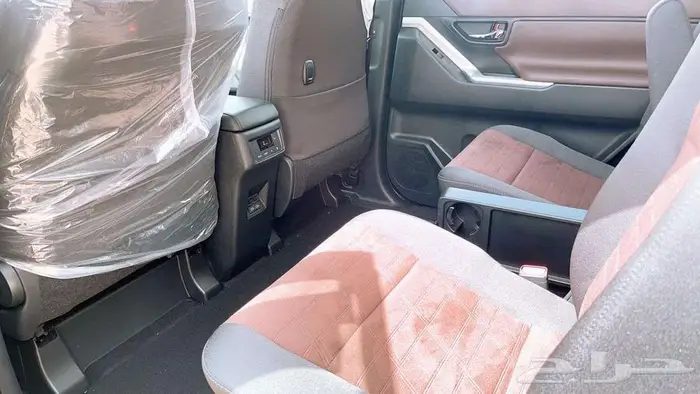 تويوتا انوفا VIP هايبرد 2024 6