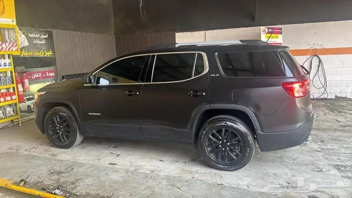GMC Acadia SLE 2019 AWD - Matte Black 2