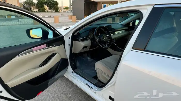 للبيع مازدا6 موديل 2025 سعودي ابيض 4