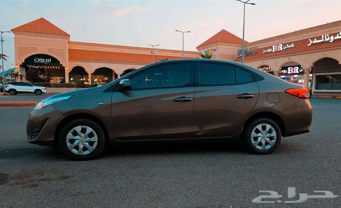 سيارة يارس 2020 نظيفة في محايل عسير قير اوتماتيك 4
