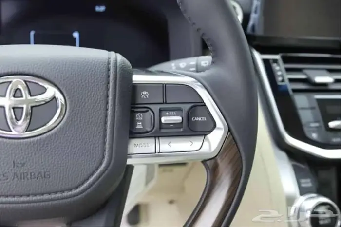 تويوتالاندكروزرGXR3 بنزين 2025 أقل هامش ربح وأقل قسط شهري 8