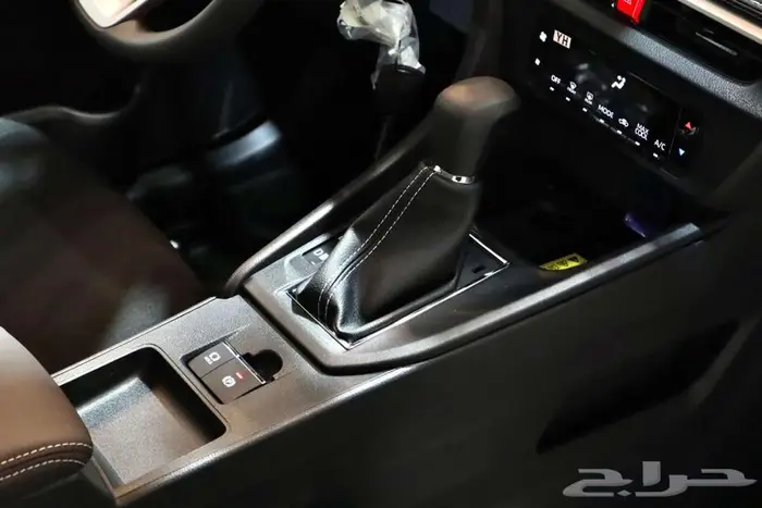 تويوتا يارس yبلس 2025 13