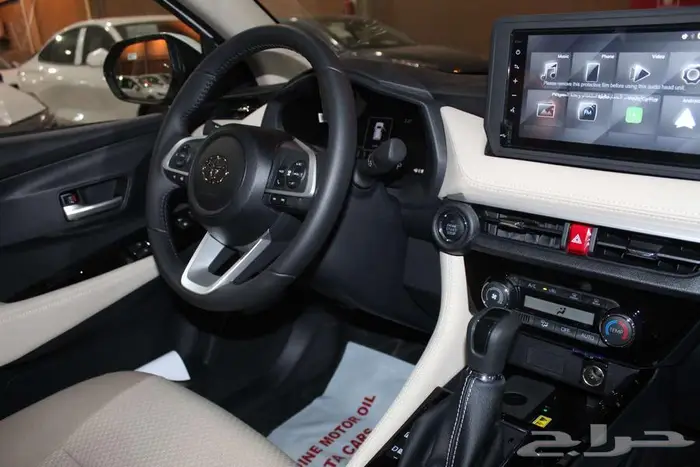 تويوتا يارس YX بنزين 2026 13