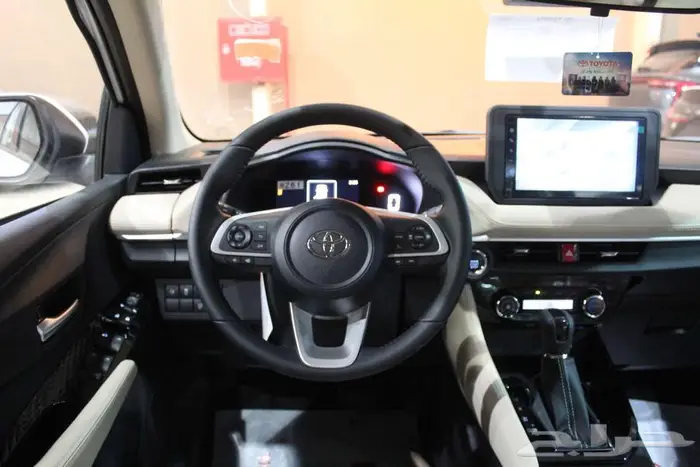 تويوتا يارس YX بنزين 2026 8