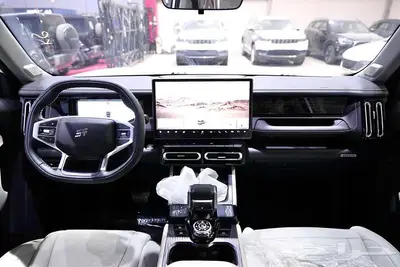 جيتور تي 1 لاكجوري ابيض 2025 عرض محدود index