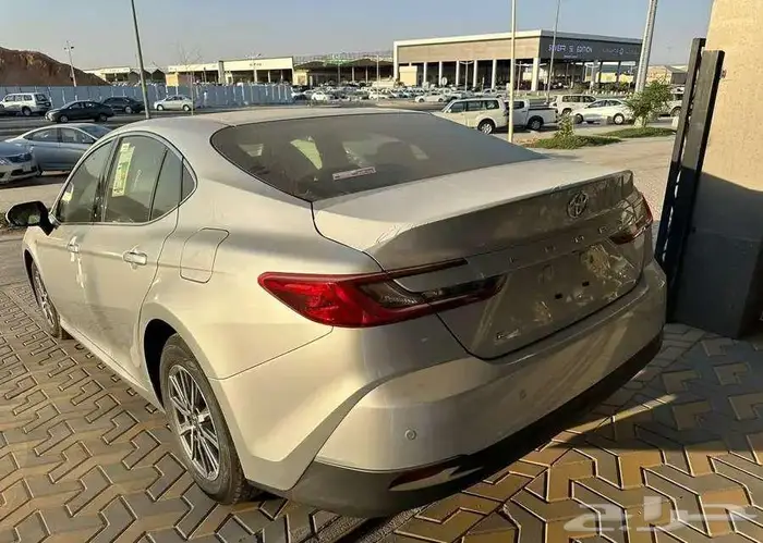 تويوتا كامري جراندي بنزين 2025 19