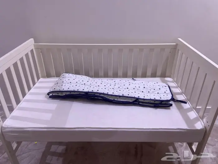 سرير اطفال 1