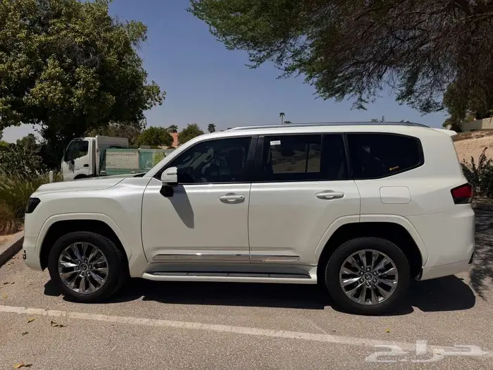 2025 Toyota Land Cruiser GXR3 0