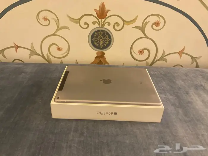 للبيع جهازين أيباد iPad Pro 12.9 بقلم وايضا ايباد ثاني 9.7 5
