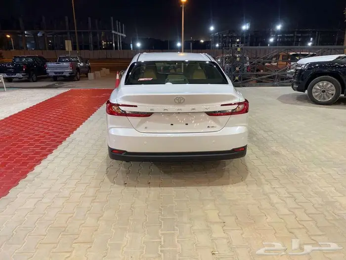 تويوتا كامري E هايبرد 205 سعودي كاش وتمويل 7
