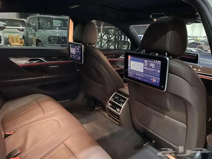 بي ام دبليو 730LI موديل 2020 ابيض خليجي ماشيه 96000كم 17