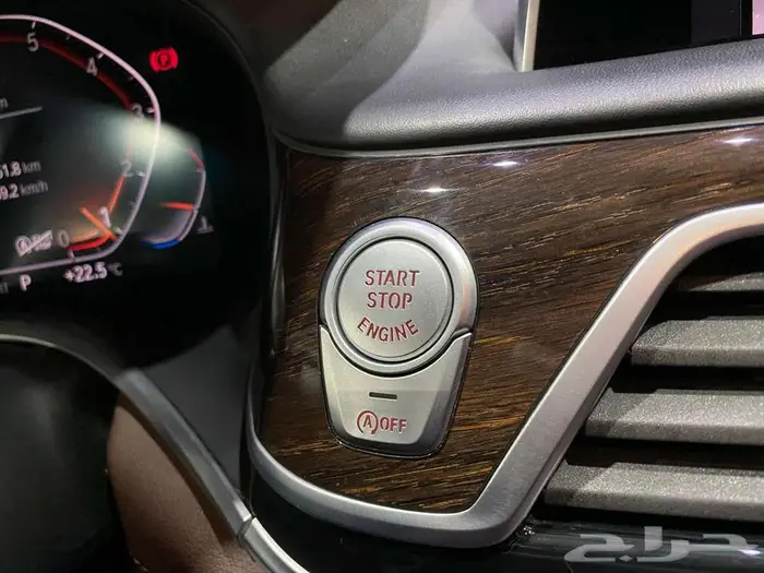 بي ام دبليو 730LI موديل 2020 ابيض خليجي ماشيه 96000كم 37