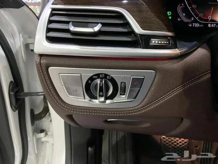 بي ام دبليو 730LI موديل 2020 ابيض خليجي ماشيه 96000كم 27