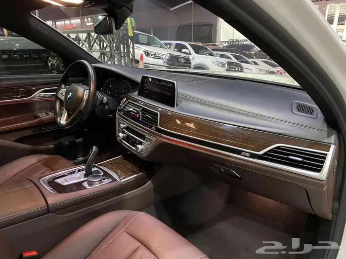 بي ام دبليو 730LI موديل 2020 ابيض خليجي ماشيه 96000كم 20