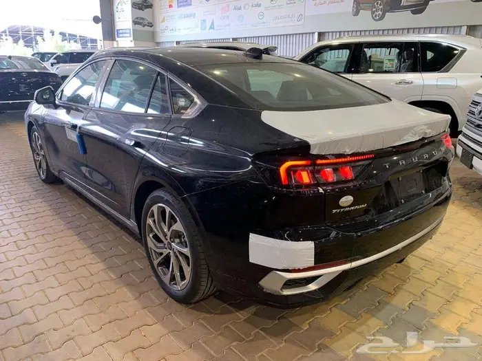 فورد توورس تيتانيوم موديل 2025 4