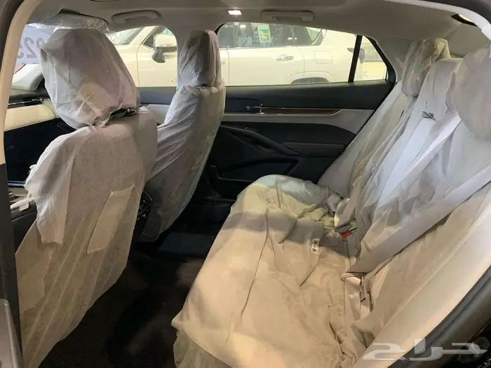 فورد توورس تيتانيوم موديل 2025 6