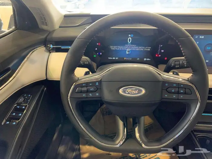 فورد توورس تيتانيوم موديل 2025 10